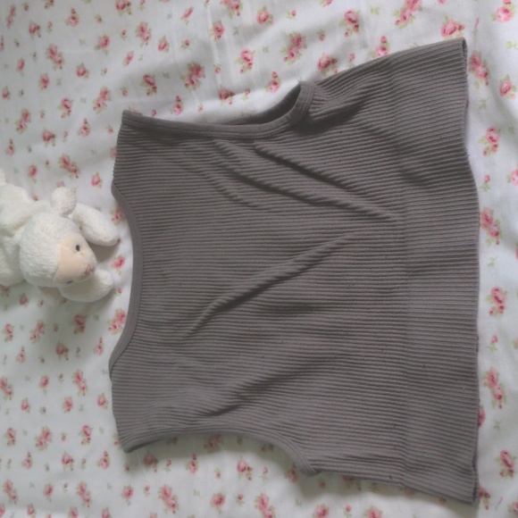 Garage crop top$8 OBO - Picture 3 of 3